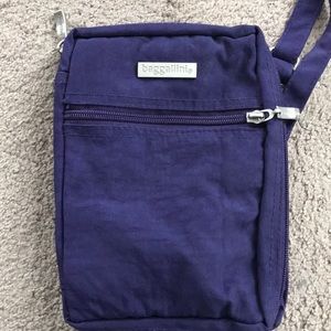 Small Baggallini crossbody- purple